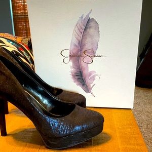 Jessica Simpson Navy/Black Heels